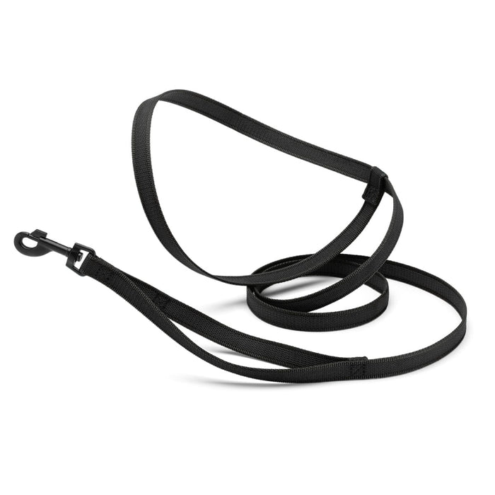 Black rubberized nylon dog leash, multifunctional, with hands-free option and black snap hook