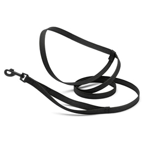 Black rubberized nylon dog leash, multifunctional, with hands-free option and black snap hook